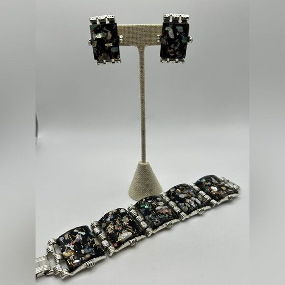 Vintage PAM Pamolina black "Confetti" Lucite Bracelet and Clip on Earrings set! - Picture 15 of 16